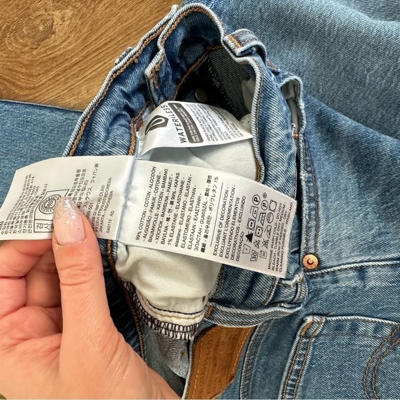 Levi’s Wedgie Icon Fit Jeans Medium Wash Size 27 Women’s Cotton Low Stretch Crop - Picture 11 of 12